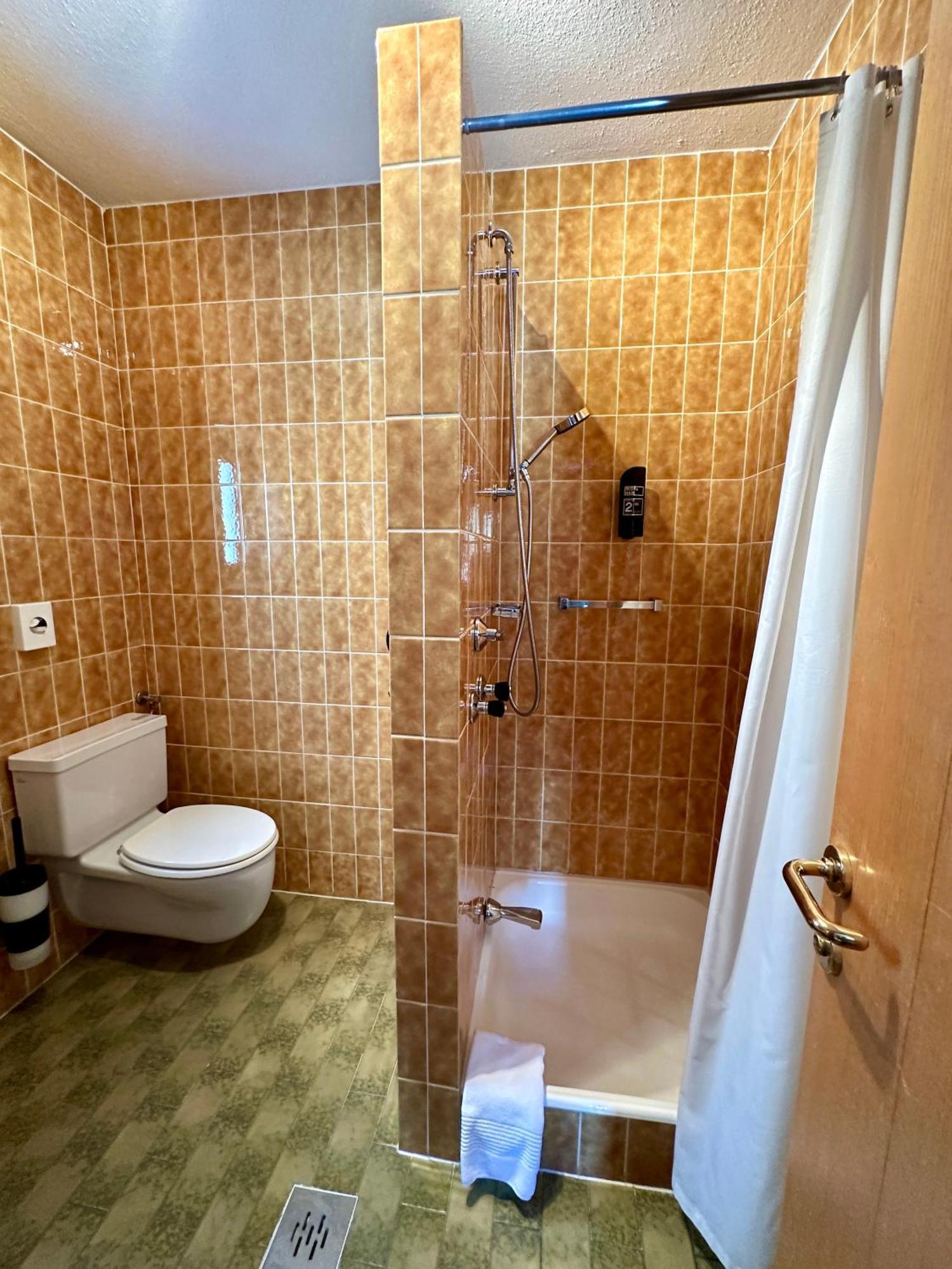 Hotel Zirbenhof Sankt Leonhard im Pitztal Room photo