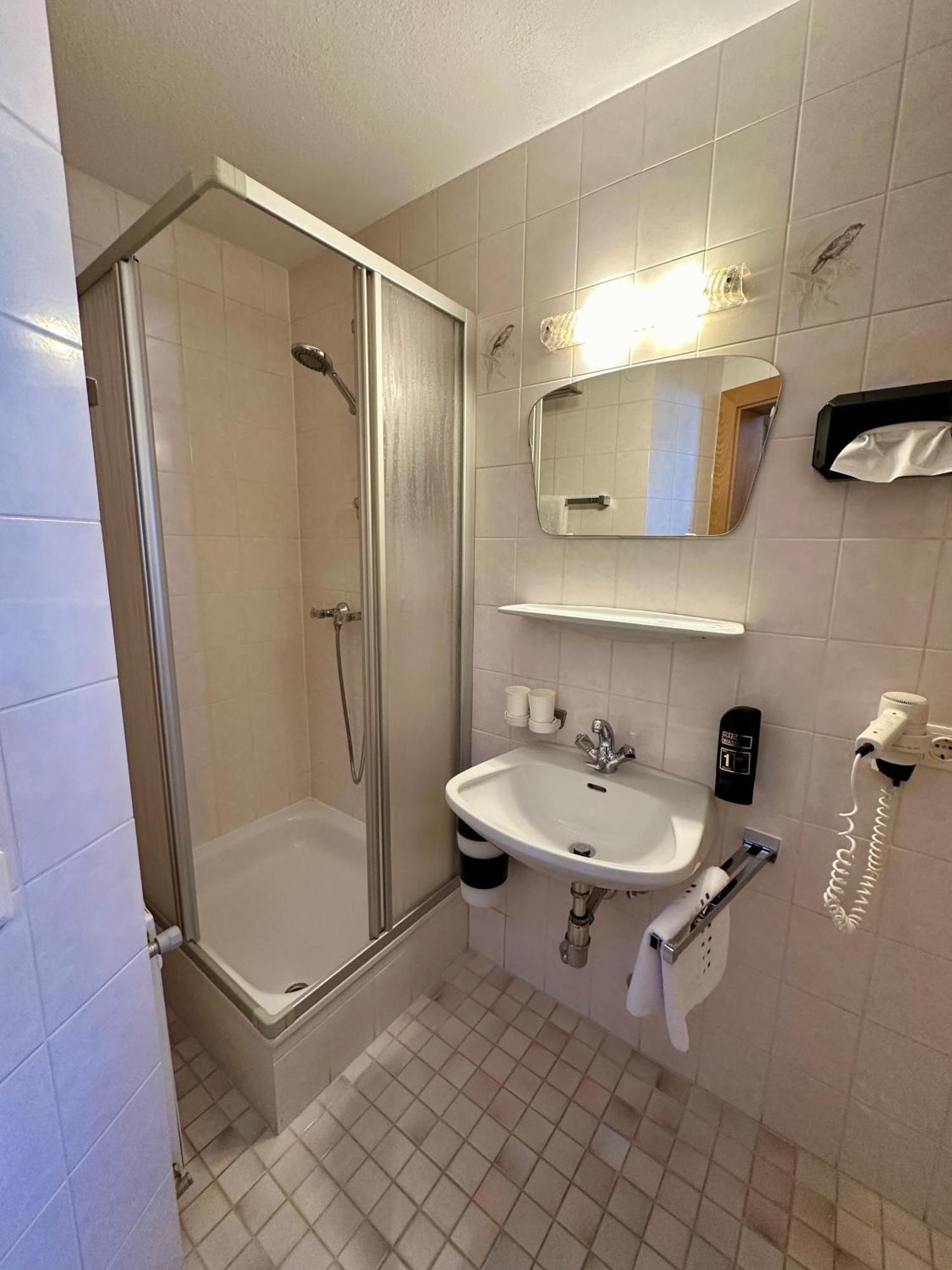 Hotel Zirbenhof Sankt Leonhard im Pitztal Room photo